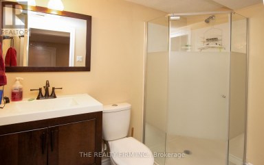 82 LANGTON ROAD London East (East D) Ontario photo 24