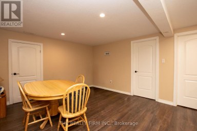 82 LANGTON ROAD London East (East D) Ontario photo 25
