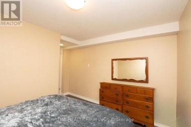 82 LANGTON ROAD London East (East D) Ontario photo 26