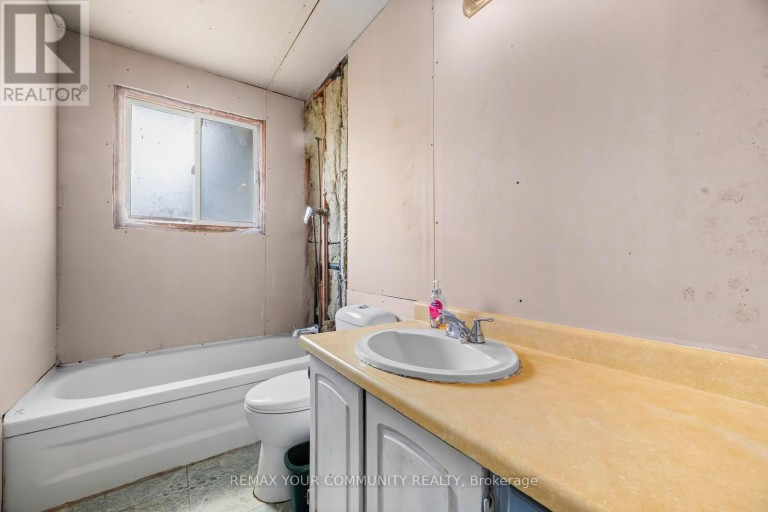 566 HIGHLAND CRESCENT, Brock (Beaverton), Ontario, L0K1A0