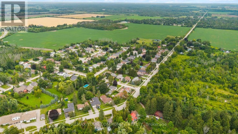 566 HIGHLAND CRESCENT, Brock (Beaverton), Ontario, L0K1A0