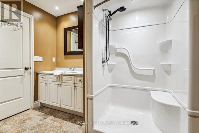 5117 CANBOROUGH ROAD, West Lincoln (Bismark/Wellandport), Ontario, L0R2J0