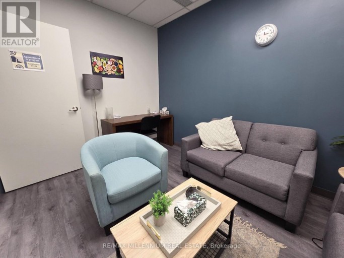 7 - 209 DUNDAS STREET E, Whitby (Downtown Whitby), Ontario, L1N4C9