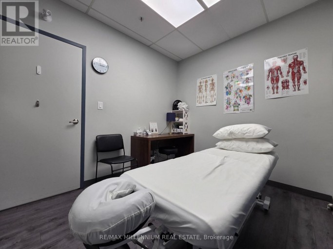 7 - 209 DUNDAS STREET E, Whitby (Downtown Whitby), Ontario, L1N4C9