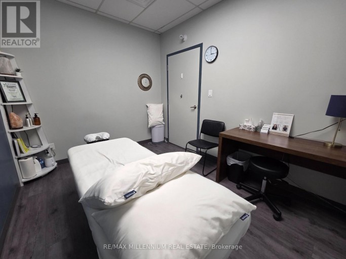 7 - 209 DUNDAS STREET E, Whitby (Downtown Whitby), Ontario, L1N4C9