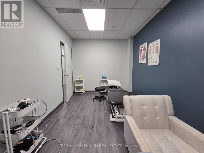 7 - 209 DUNDAS STREET E, Whitby (Downtown Whitby), Ontario, L1N4C9