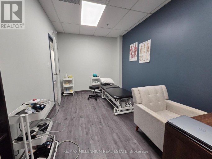 7 - 209 DUNDAS STREET E, Whitby (Downtown Whitby), Ontario, L1N4C9