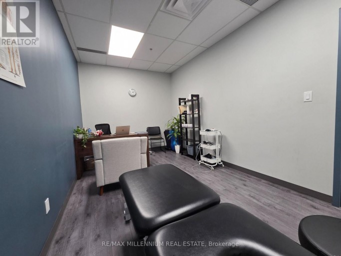 7 - 209 DUNDAS STREET E, Whitby (Downtown Whitby), Ontario, L1N4C9