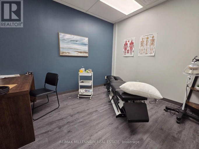 7 - 209 DUNDAS STREET E, Whitby (Downtown Whitby), Ontario, L1N4C9
