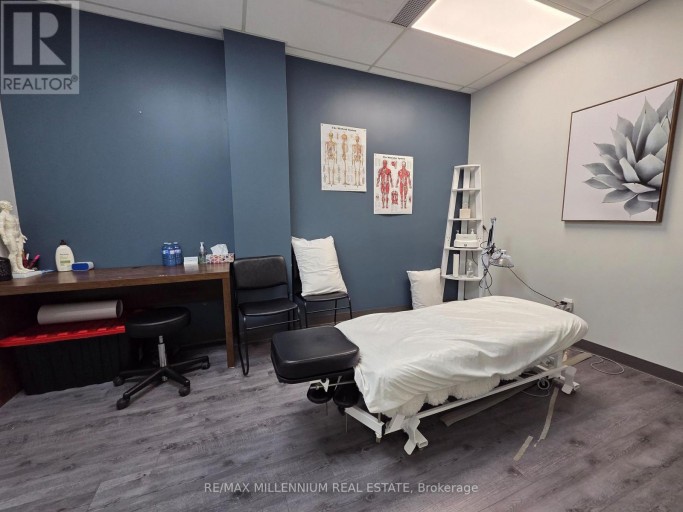 7 - 209 DUNDAS STREET E, Whitby (Downtown Whitby), Ontario, L1N4C9