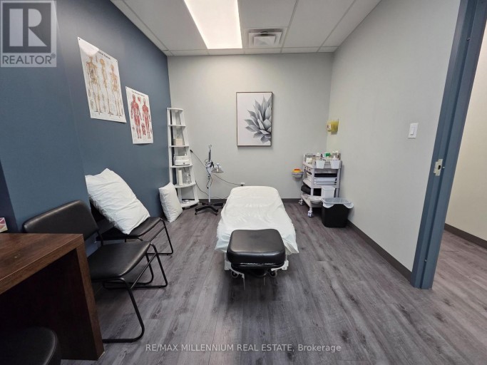 7 - 209 DUNDAS STREET E, Whitby (Downtown Whitby), Ontario, L1N4C9