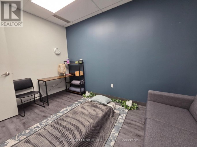 7 - 209 DUNDAS STREET E, Whitby (Downtown Whitby), Ontario, L1N4C9