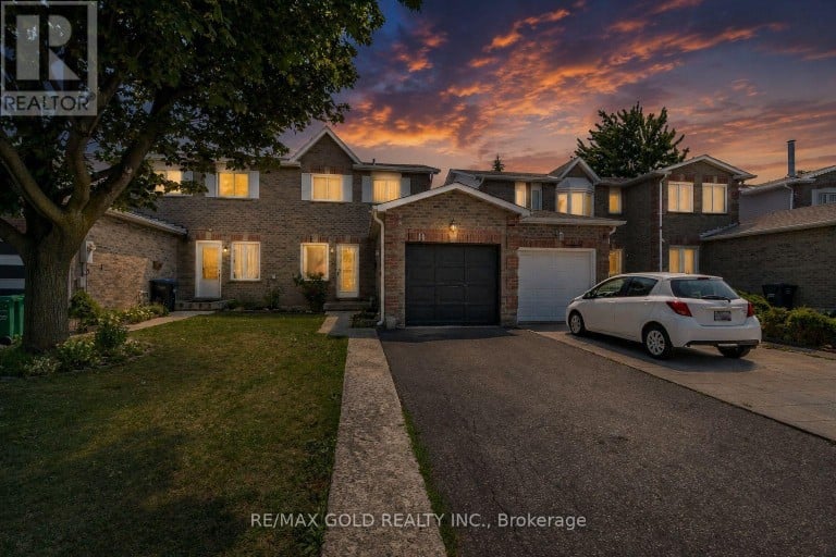 10 ELMSTEAD COURT, Brampton (Fletcher's Creek South), Ontario, L6Y4B9