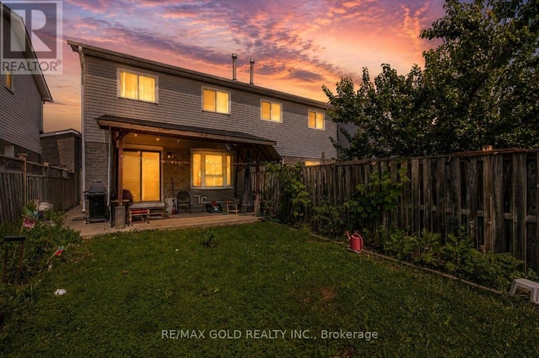10 ELMSTEAD COURT, Brampton (Fletcher's Creek South), Ontario, L6Y4B9