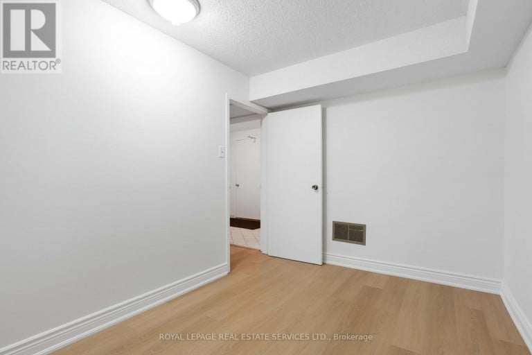 3192 WINDWOOD DRIVE, Mississauga (Meadowvale), Ontario, L5N2N5