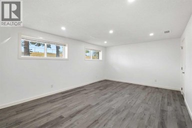 6008 DALGETTY Drive NW Calgary Alberta photo 1