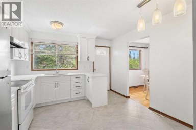 6008 DALGETTY Drive NW Calgary Alberta photo 11