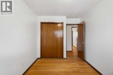 6008 DALGETTY Drive NW Calgary Alberta photo 18