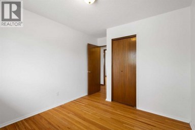 6008 DALGETTY Drive NW Calgary Alberta photo 20