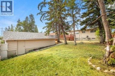 6008 DALGETTY Drive NW Calgary Alberta photo 37