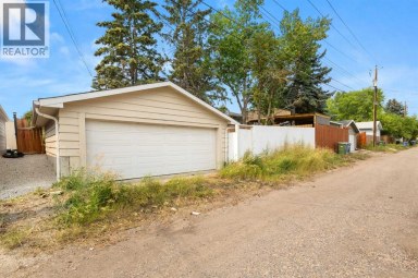6008 DALGETTY Drive NW Calgary Alberta photo 39