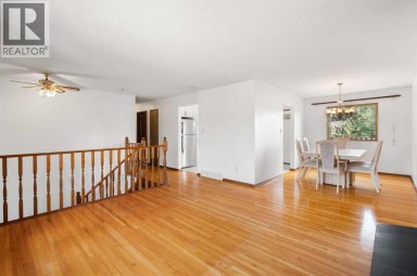 6008 DALGETTY Drive NW Calgary Alberta photo 9