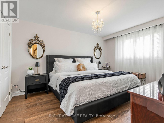 2 GRENADINE COURT, Toronto (Humber Summit), Ontario, M9L2H6