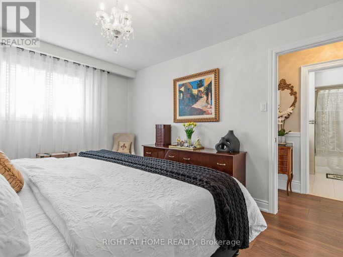 2 GRENADINE COURT, Toronto (Humber Summit), Ontario, M9L2H6