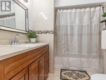 2 GRENADINE COURT Toronto (Humber Summit) Ontario photo 18