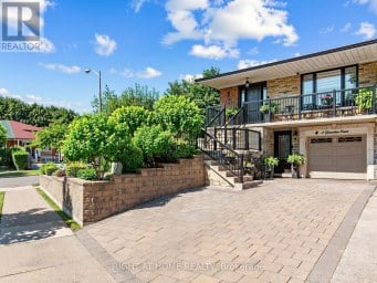2 GRENADINE COURT Toronto (Humber Summit) Ontario photo 2