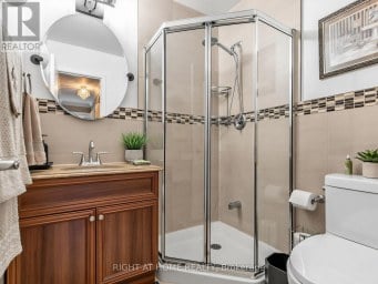 2 GRENADINE COURT Toronto (Humber Summit) Ontario photo 25