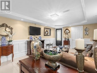 2 GRENADINE COURT Toronto (Humber Summit) Ontario photo 27
