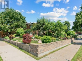 2 GRENADINE COURT Toronto (Humber Summit) Ontario photo 3