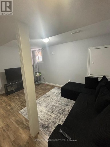 16 TRURO CIRCLE, Brampton (Brampton North), Ontario, L7A4E4