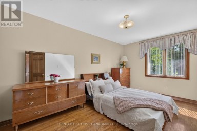 27 STIRRUP COURT London North (North J) Ontario photo 10