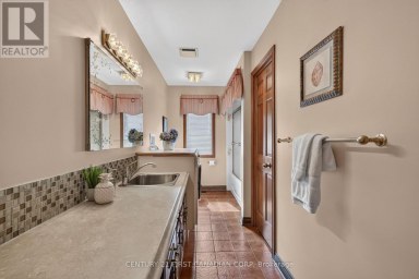 27 STIRRUP COURT London North (North J) Ontario photo 12