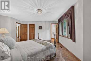 27 STIRRUP COURT London North (North J) Ontario photo 15