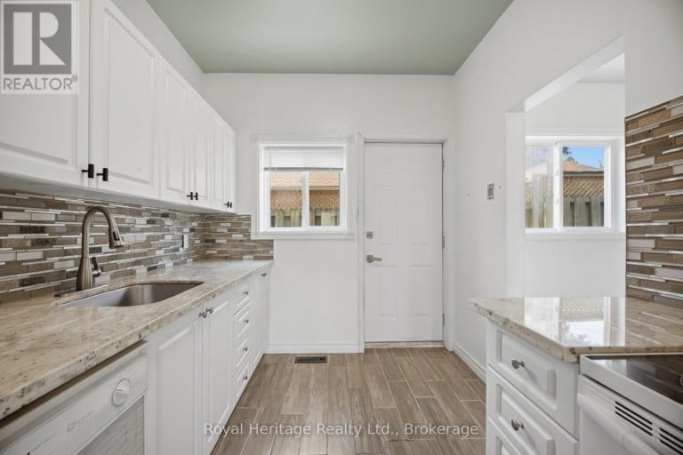 1546 LAKEMOUNT STREET, Oshawa (Lakeview), Ontario, L1J3Y2