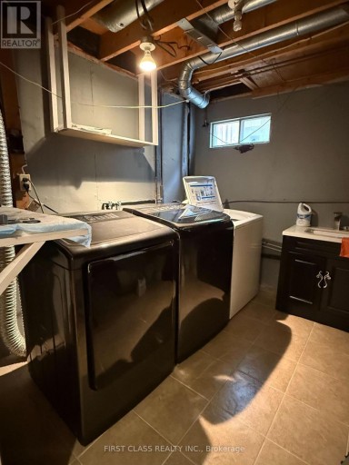 17 HARNWORTH DRIVE, Toronto (Hillcrest Village), Ontario, M2H3C1