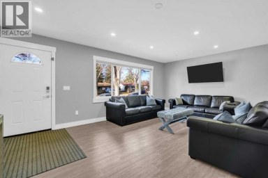 2046 33 Street SE Calgary Alberta photo 12