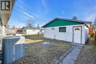 2046 33 Street SE Calgary Alberta photo 5