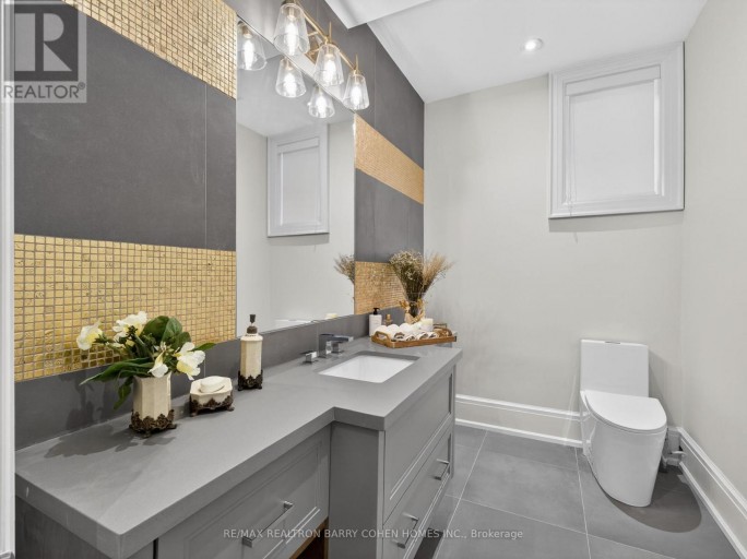 205 NORTHWOOD DRIVE, Toronto (Newtonbrook East), Ontario, M2M2K5