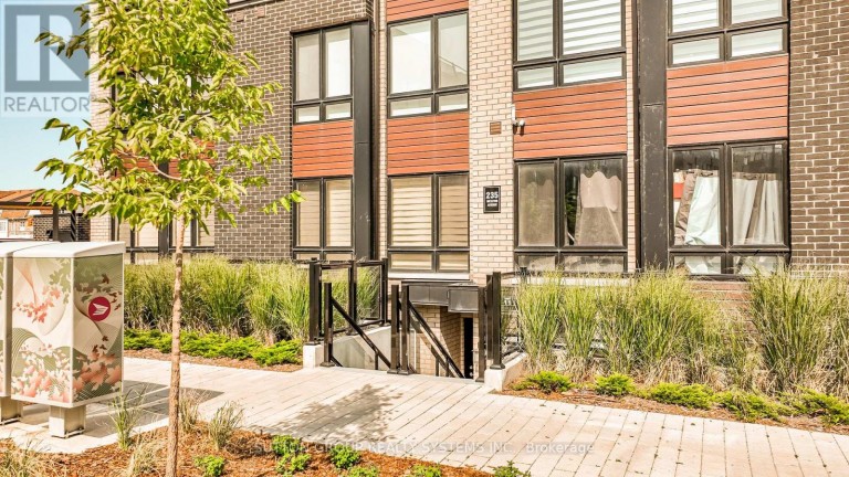 11 - 235 MCLEVIN AVENUE, Toronto (Malvern), Ontario, M1B0E8