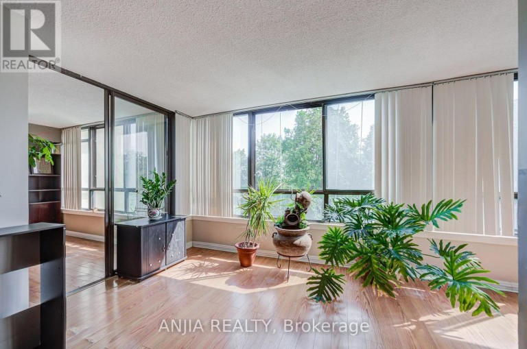 401 - 255 BAMBURGH CIRCLE, Toronto (Steeles), Ontario, M1W3T6