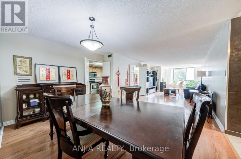 401 - 255 BAMBURGH CIRCLE, Toronto (Steeles), Ontario, M1W3T6