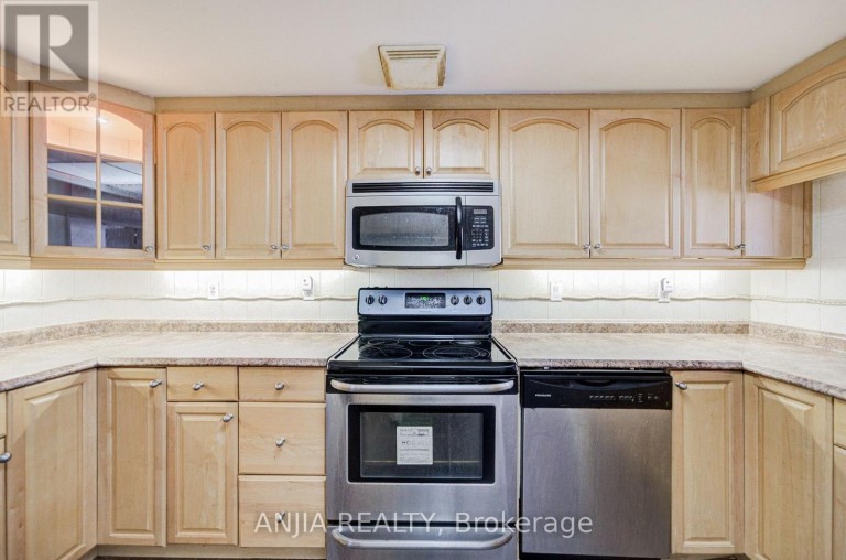 401 - 255 BAMBURGH CIRCLE, Toronto (Steeles), Ontario, M1W3T6
