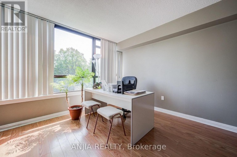 401 - 255 BAMBURGH CIRCLE, Toronto (Steeles), Ontario, M1W3T6