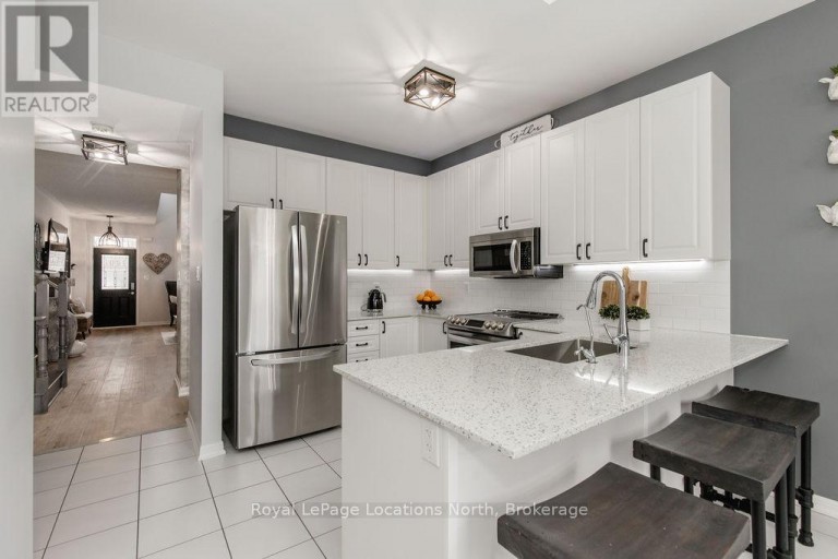 14 BERKSHIRE AVENUE, Wasaga Beach, Ontario, L9Z0G3