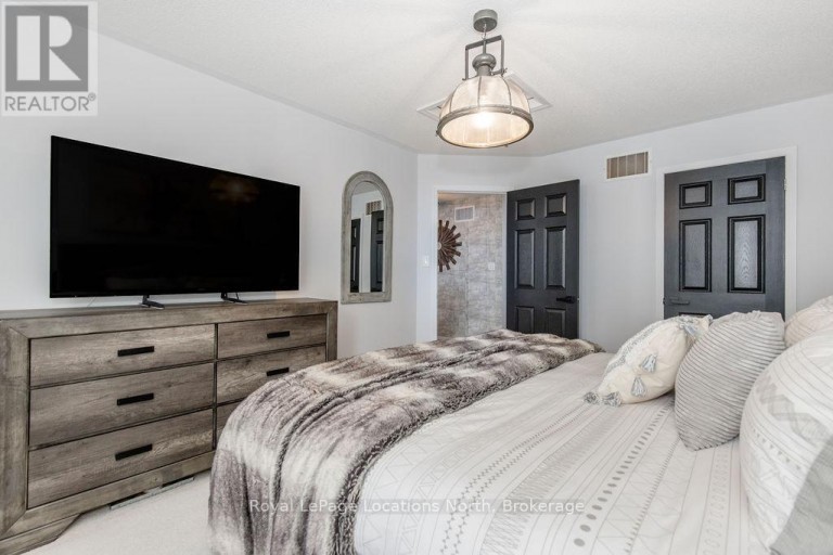 14 BERKSHIRE AVENUE, Wasaga Beach, Ontario, L9Z0G3