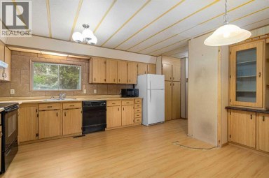 364 Burroughs Circle NE Calgary Alberta photo 4